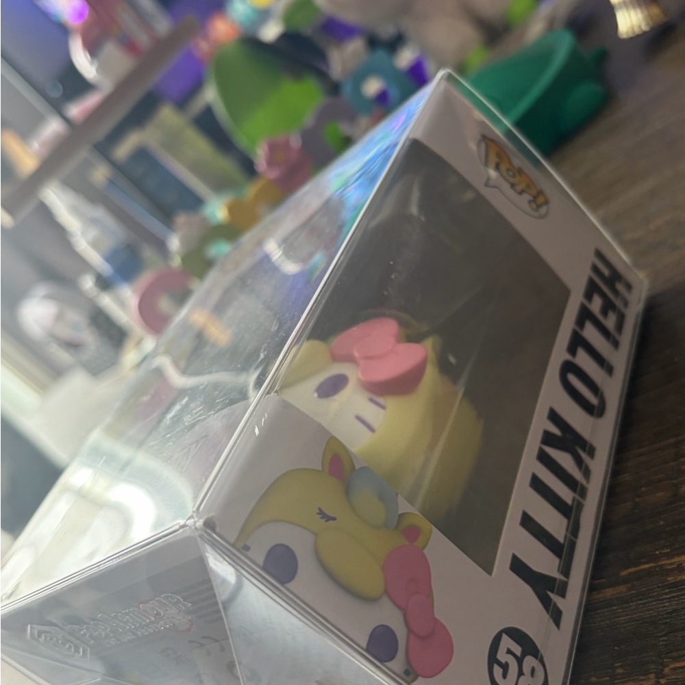 Sanrio Hello Kitty Pop! Vinyl Figure — Pink, Yellow, Mint, Lavender - Picture 3 of 5